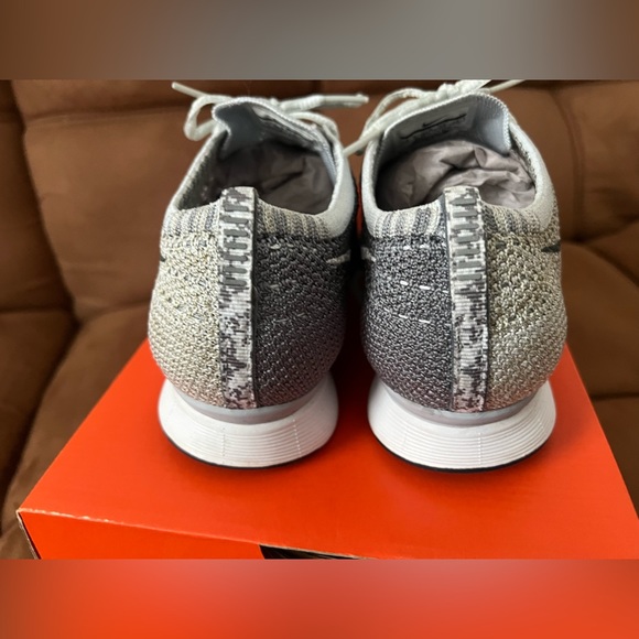 Nike Flynit Racers - Picture 3 of 6